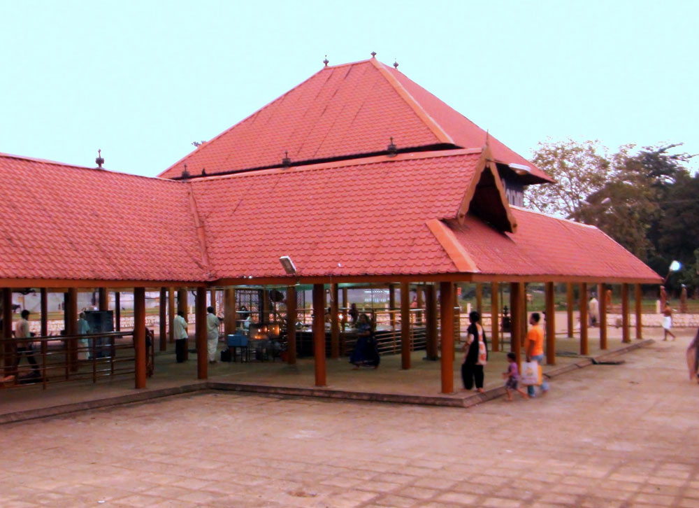 kerala tour package aluva shiva temple
