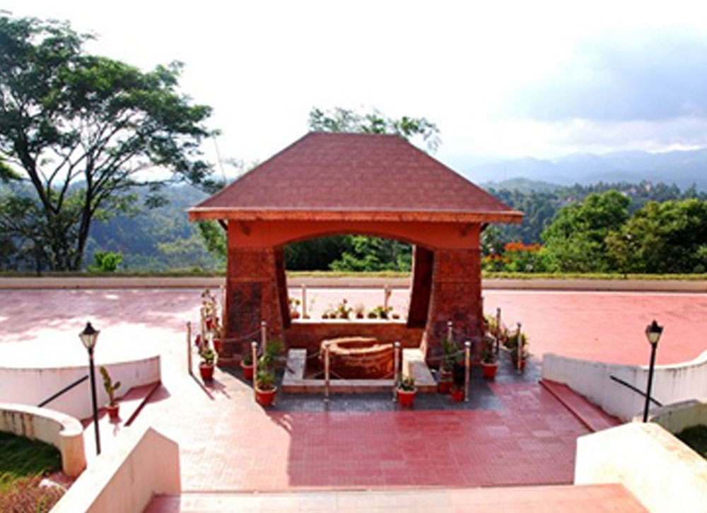 wayanad trip pazhassi raja tomb